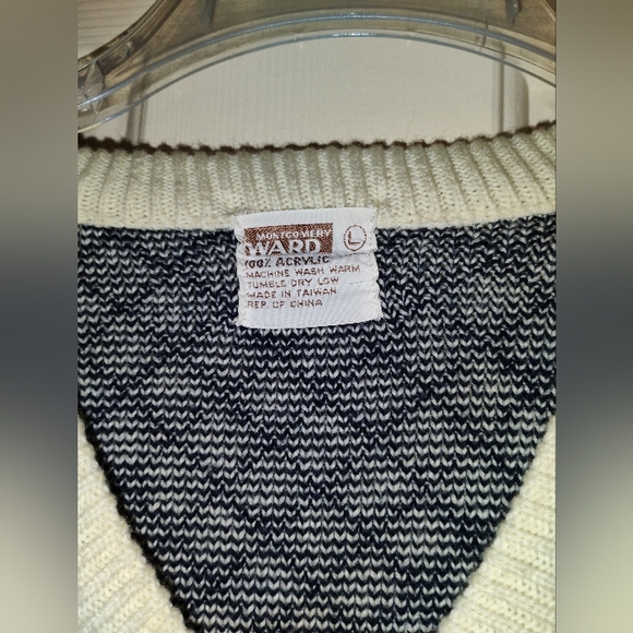 Vintage Montgomery Ward V-neck Sweater - Picture 2 of 5